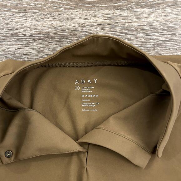 NWOT ADAY Check-In Top Long Sleeve Crop Top Sz Small Olive Brown Stretch Travel - Picture 10 of 16